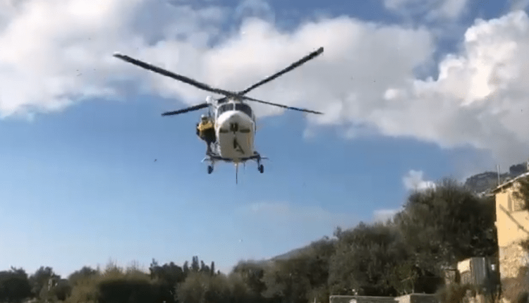 Conca dei Marini, 44enne si ferisce con tagliaerba: soccorso alpino, elisoccorso e ambulanza 118 lo salvano / VIDEO