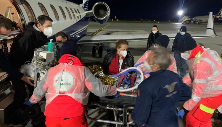Medevac per un bambino di 18 mesi: dalla terapia intensiva di Skopje, in Macedonia, a quella del Gaslini di Genova