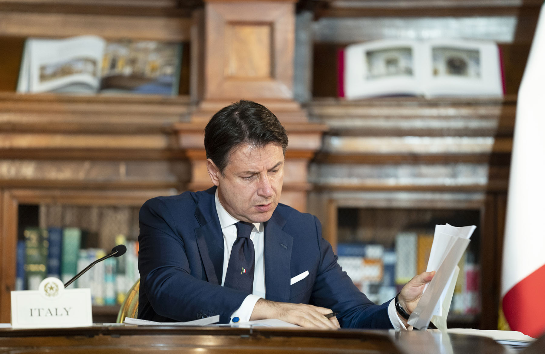 Covid, decreto approvato nella notte. Ecco cosa prevede bozza dpcm