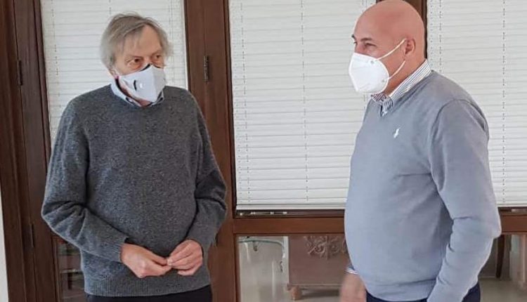 Emergenza Covid in Calabria, sindaco di Crotone incontra Gino Strada: “Città vi dà il benvenuto”