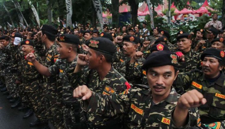 Indonesia tra pandemia e religiosità: a garantire la sicurezza delle messe di Natale saranno 500 giovani musulmani