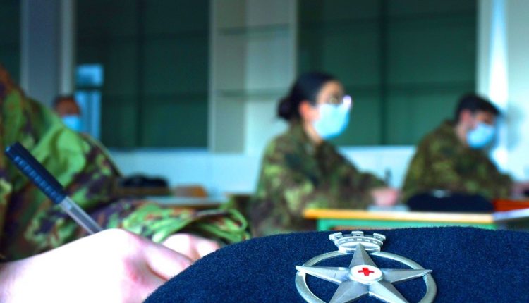 Emergenza Covid, l'Esercito cerca medici e infermieri: 44 posti tra ufficiali medici e sottufficiali infermieri