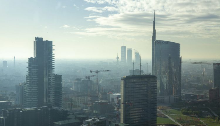 Studio congiunto CNR – Arpa Lombardia: l’inquinamento atmosferico non contribuisce alla diffusione di Covid