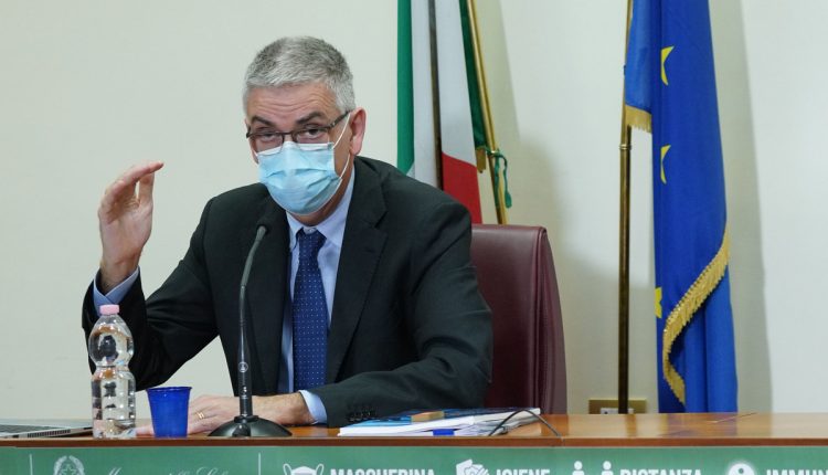Covid, Brusaferro (ISS): “Europa in piena pandemia. In Italia nemmeno un Comune con contenimento adeguato”