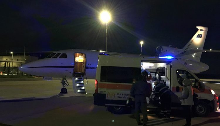 Aeronautica Militare, trasporto sanitario urgente per salvare la vita di un bambino: poi in ambulanza all'Ospedale Bambino Gesù di Roma