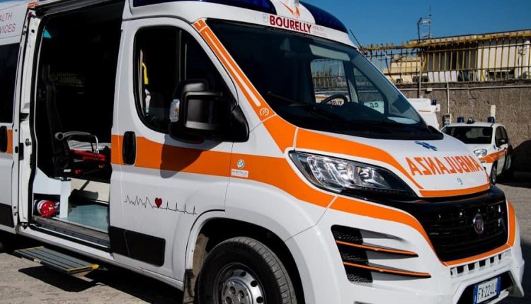 Napoli, ambulanza 118 nuovamente bersaglio di minacce e violenza: “ti incendio l'ambulanza”
