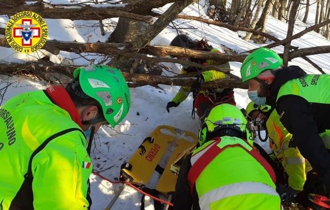 Monte Carevolo, 21enne scivola e cade 300 metri sotto: operazione di recupero CNSAS, Croce Azzurra, C.O. 118 e Vigili del Fuoco 1