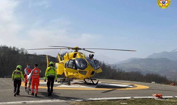 Reggio Emilia, colto da malore precipita dalla Pietra di Bismantova: in elisoccorso al Maggiore di Parma, è gravi condizioni