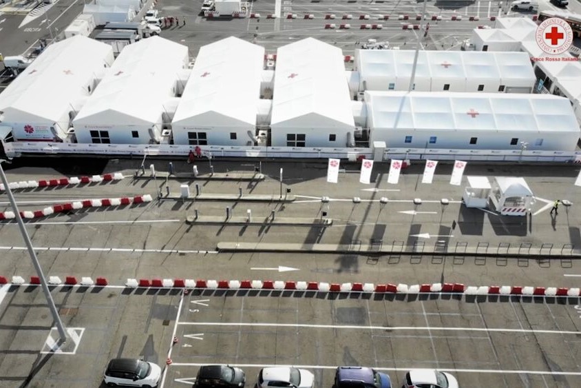 Centro vaccinale Covid-19 di Roma-Fiumicino: allestimento in tempi record della struttura per la vaccinazione