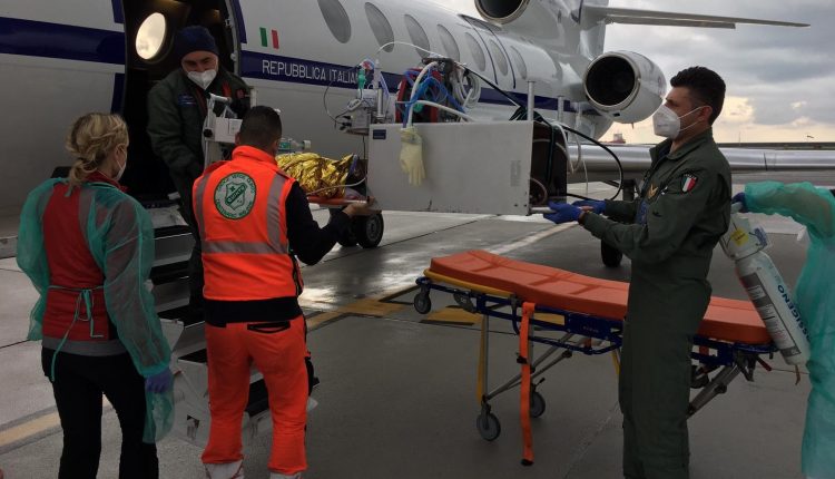 Aeronautica Militare, volo sanitario per salvare un bambino di due mesi: dalla Sicilia al Gaslini con Falcon 50 1