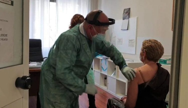 Partite le vaccinazioni negli studi medici di Medicina Generale del Lazio con Astrazeneca 2