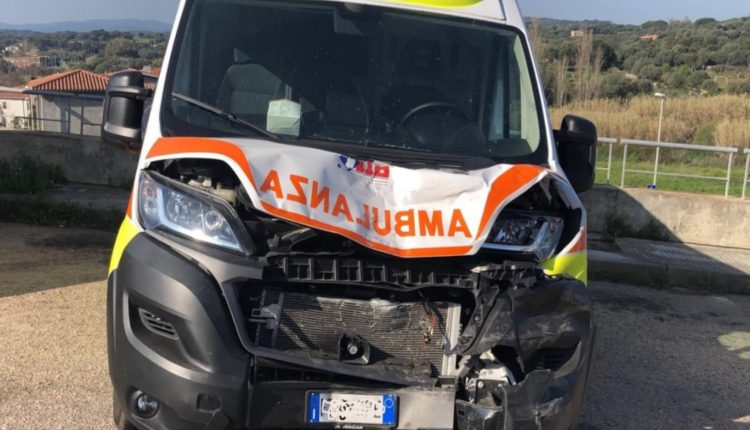 ambulanza-distrutta Agosto 89 Arzachena Olbia Sardegna Olbia it