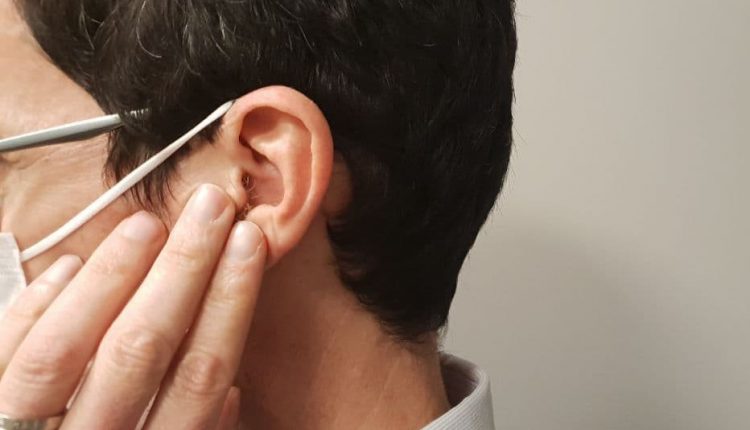 Covid, non solo perdita di olfatto e gusto: acufene e paralisi di Bell tra le conseguenze