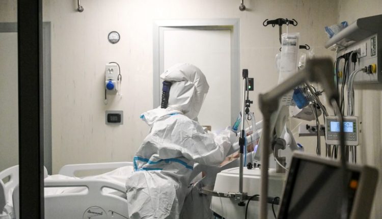 Covid, monitoraggio Gimbe: “Contagio in frenata, ma 13 regioni sopra soglia su terapie intensive”