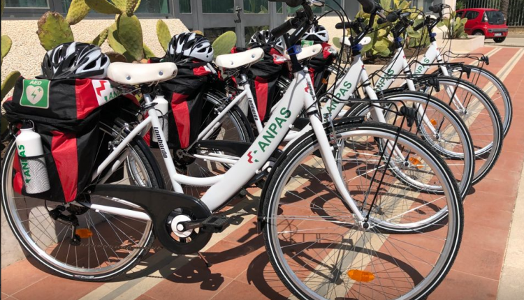 Trapani, soccorritori in bici