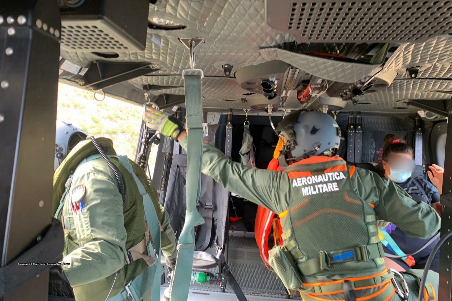 Ricerca E Soccorso Aeronautica E Cnsas Recuperano Donna Nel Trapanese
