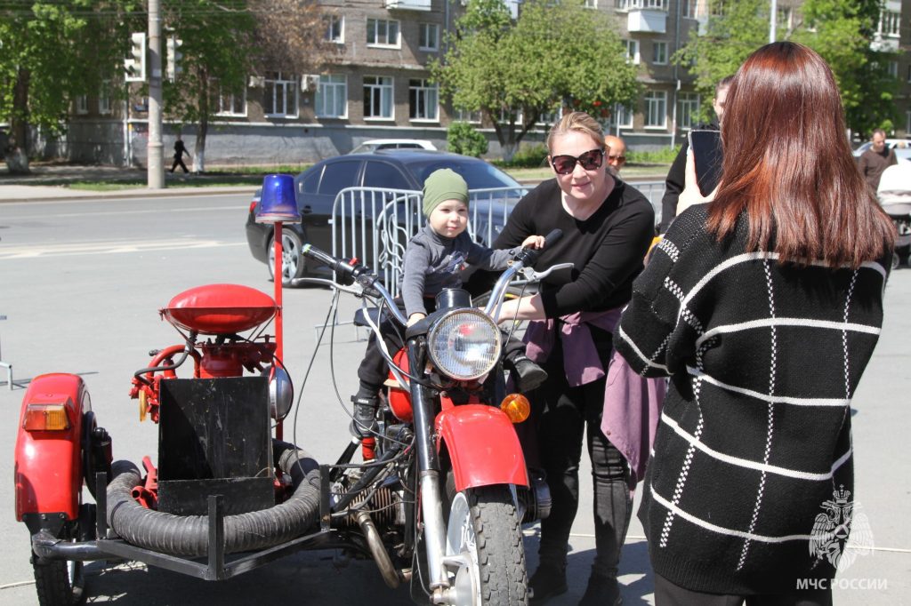 Russland eine Ufa la mostra sulle attrezzature antincendio d'epoca