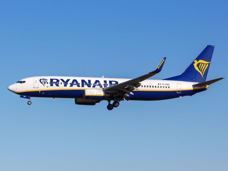 Tragedia durante un volo Ryanair uomo muore a bordo