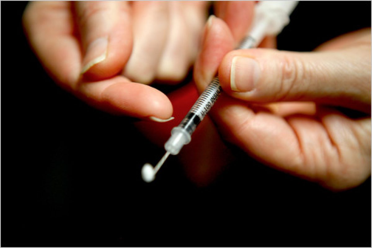 Protección pinchazo de aguja en inyecciones de insulina