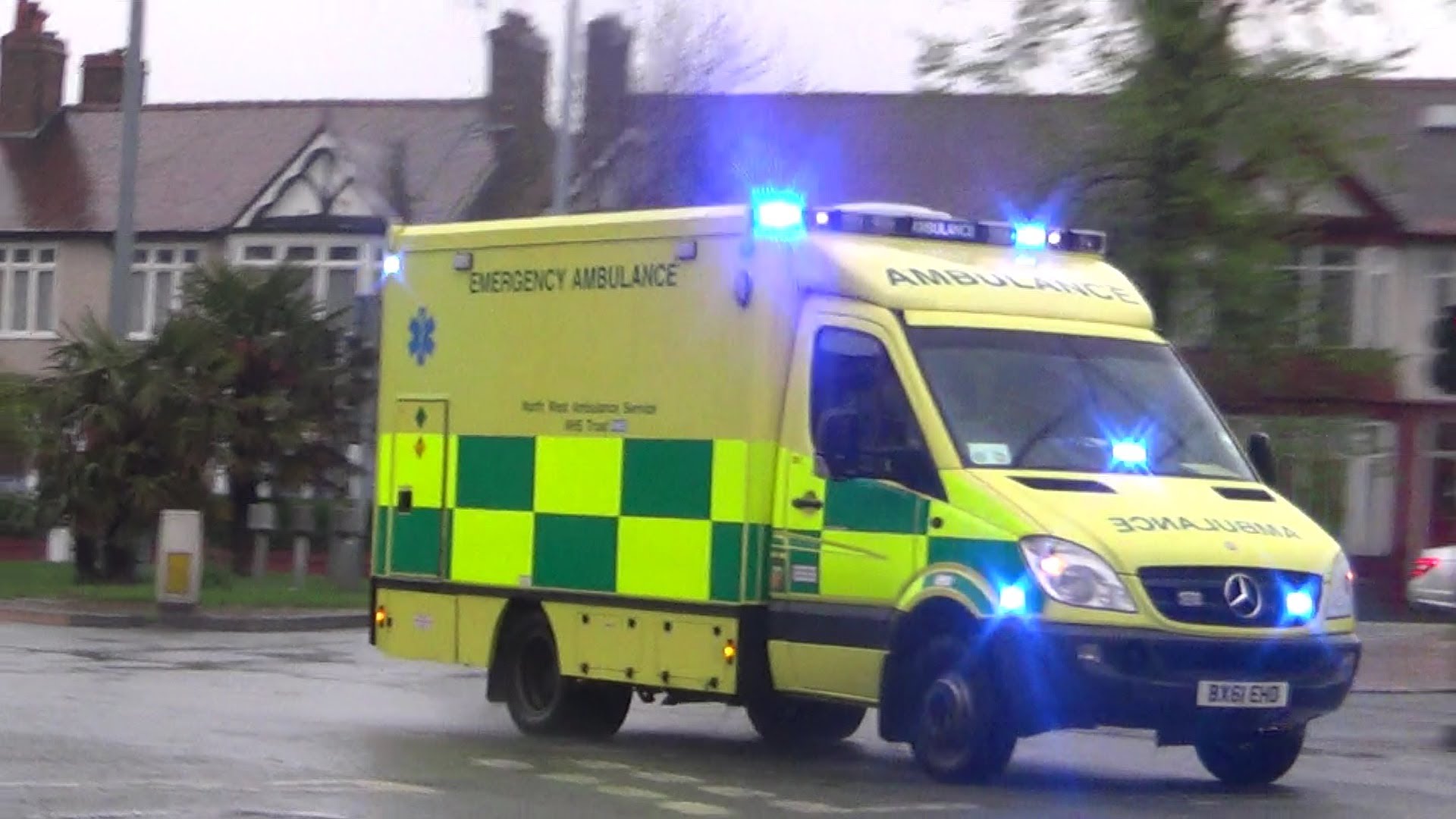 Emergency Live | #MakeTheRightCall to have a 'Merry Christmas Everybody'