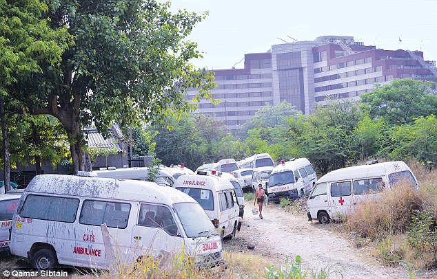Emergency Live | Old ambulances: the drama of the abandoned vehicles in India image 1