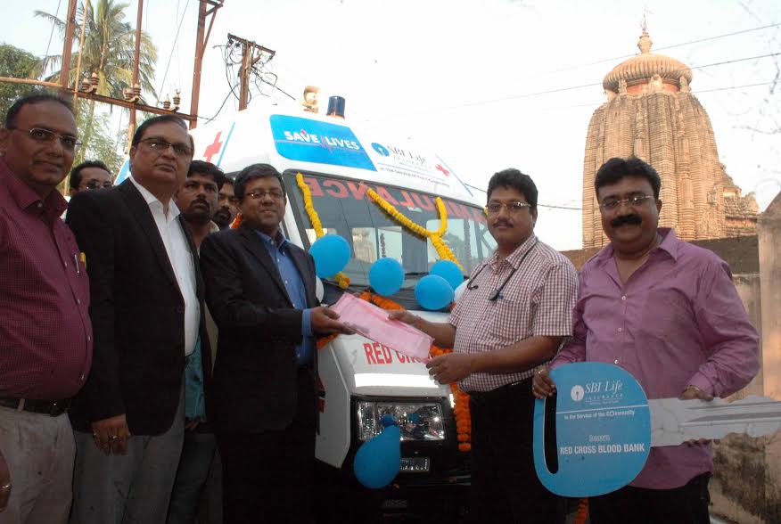 Emergency Live | India - CBI Life donates a new ambulance for Red Cross Blood Bank