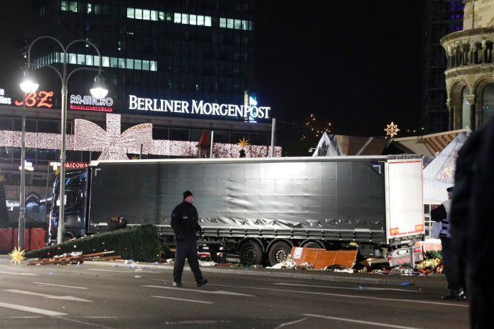 Emergency Live | Terror attack in Berlin: a truck into the crowd kills 12 people