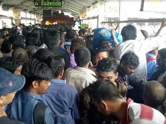 Emergency Live | MUMBAI: Killed by the crowd - 22 people died and over 30 seriously injured