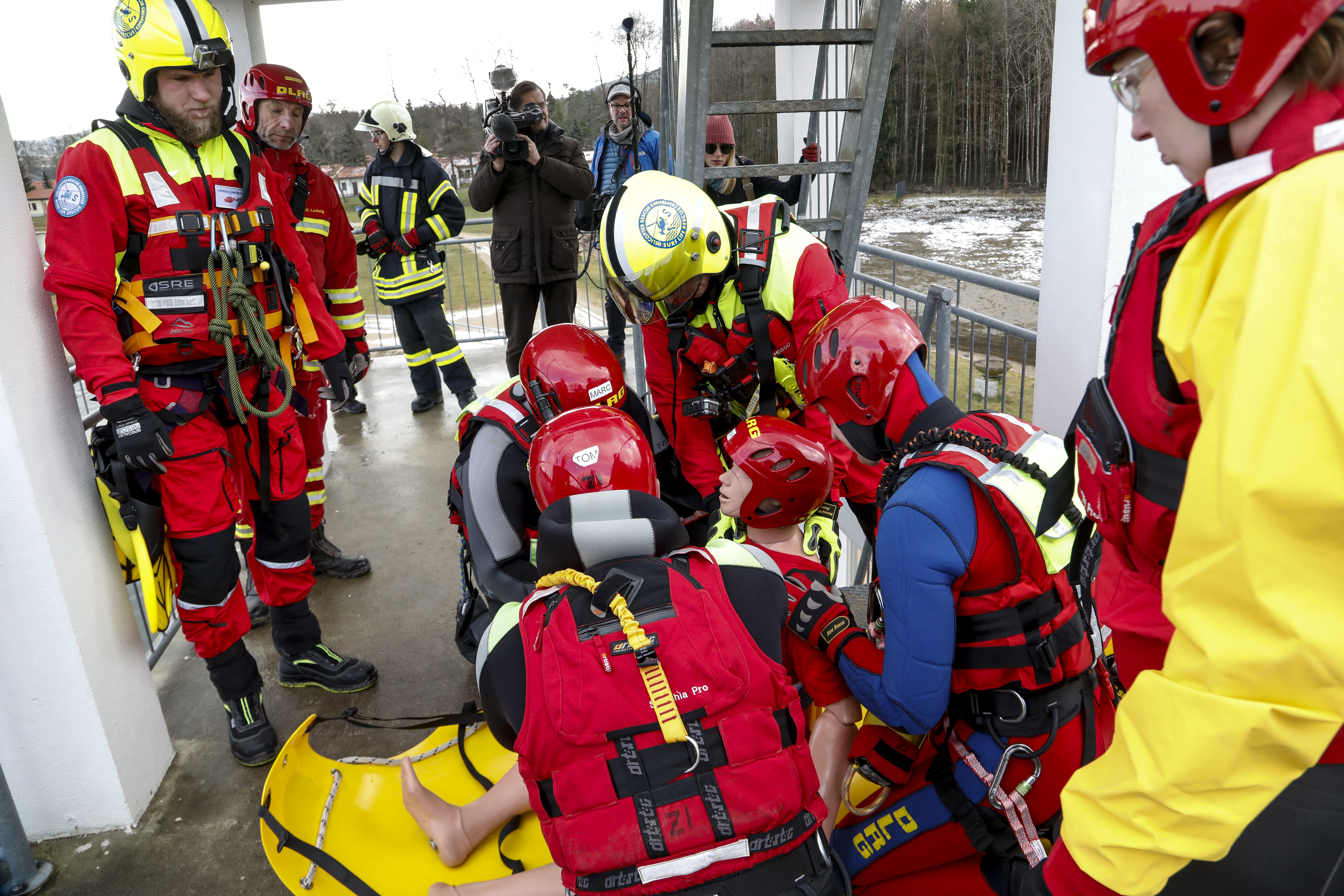 Emergency Live | The emergence of the HRS - Surf Life Rescue: water rescue and safety image 26
