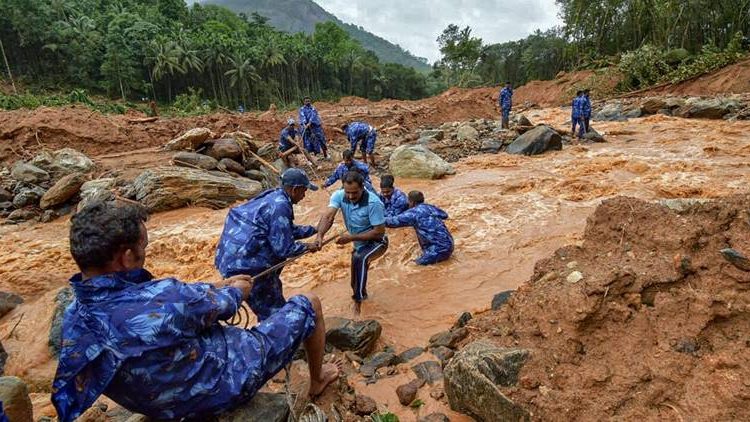 Emergency Live | INDIA - Kerala plagued by floodwaters and dead toll rises over 200