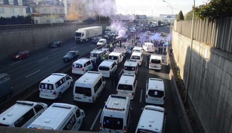 Emergency Live | Ambulance strike in Paris - Too restricted regulations for ambulance services to survive