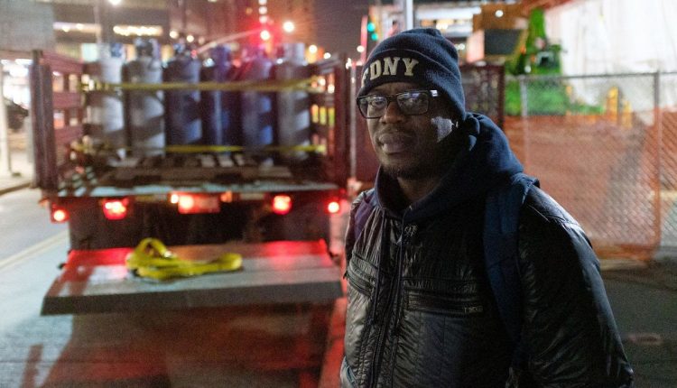Emergency Live | Sharp-eyed FDNY inspector spots unsecured propane tanks at major Brooklyn construction site