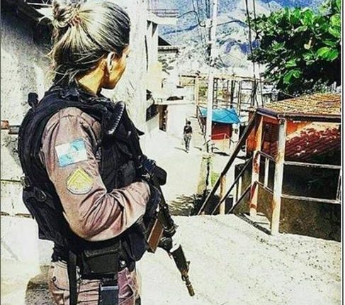 Emergencia en vivo | Celebrando a las mujeres en uniforme no solo durante el día de la mujer image 14