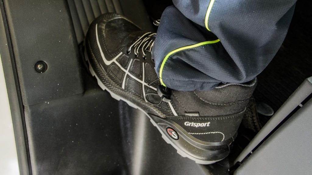 Núdzový prenos | Porovnanie pracovnej obuvi pre profesionálov ambulancie a pracovníkov EMS obrázok 33