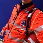 緊急ライブ| ヨーロッパの救急車の制服。 救助者によるテストの着用と比較画像15