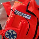緊急ライブ| ヨーロッパの救急車の制服。 救助者によるテストの着用と比較画像13