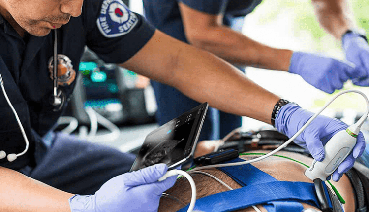 Emergency Live | Dead patient at home - Family and neighbours accuse paramedics