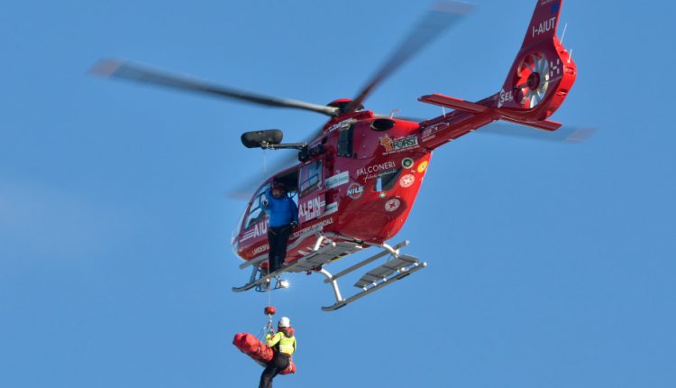 Emergency Live | Mountaineers refuse to be saved by the Alpine Rescue. They will pay for HEMS missions image 2