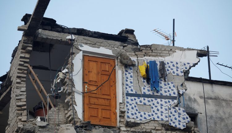Urgence en direct | Un puissant tremblement de terre a frappé l'Albanie ce soir image 3