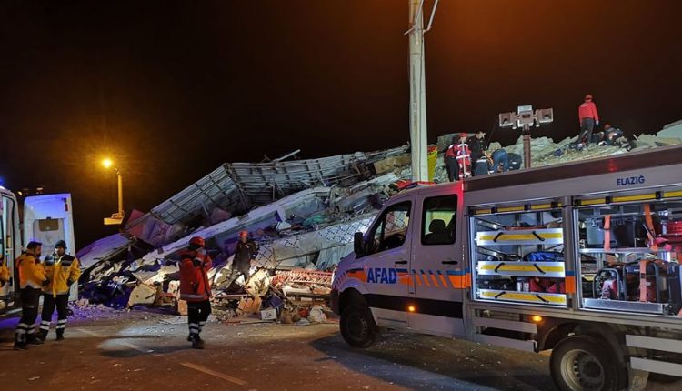 Emergency Live | New 5.8-magnitude earthquake strikes Turkey: fear and several evacuations