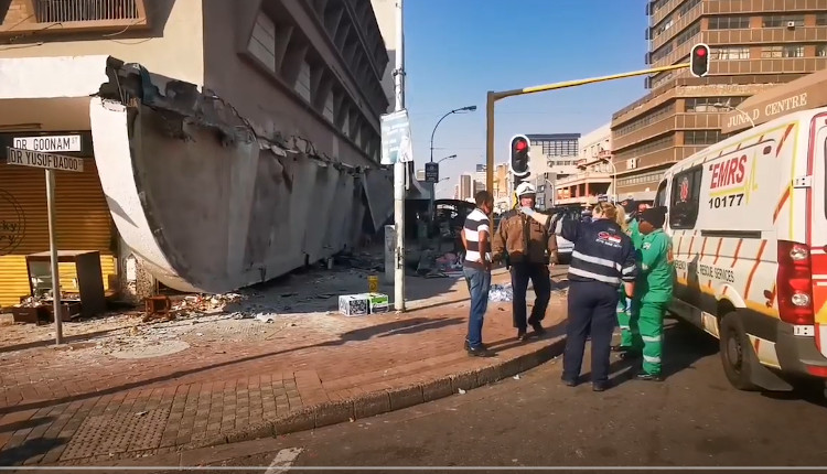 Emergency Live | Building collapse, 1 dead and 6 injuries in South Africa. The immediate response of all emergency operators