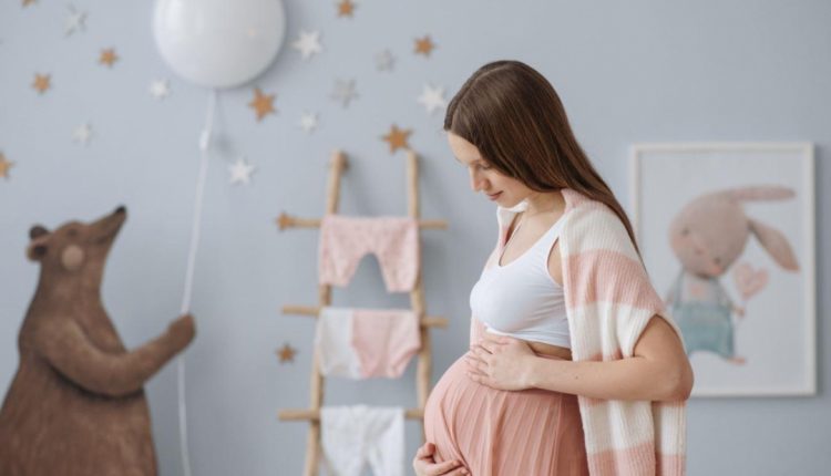 Pregnancy: what happens to your hair during and after giving birth? Expert answers