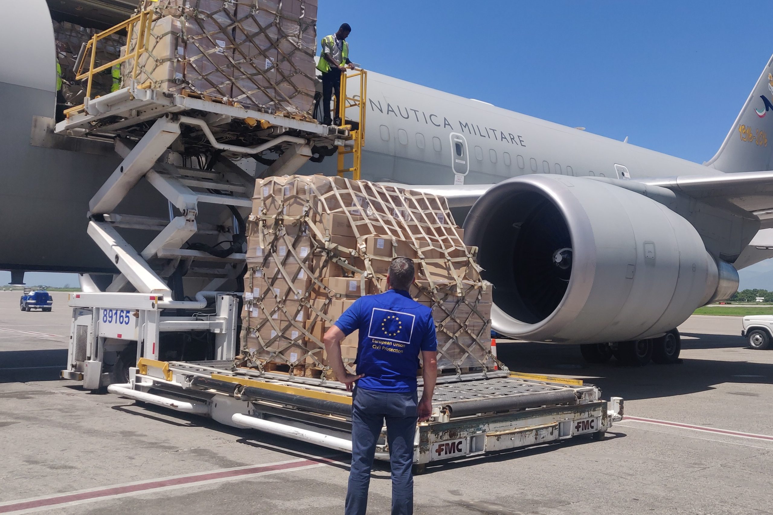 Earthquake in Haiti: Air Force aircraft deliver humanitarian aid to the affected population