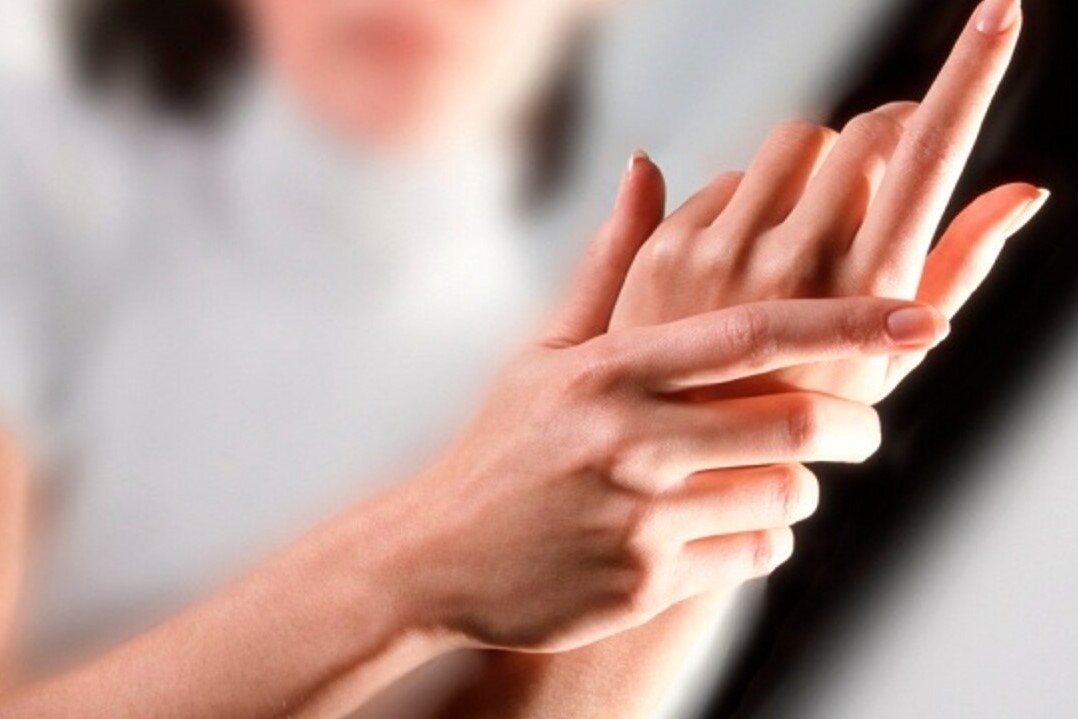 artroza prsta uzrokuje liječenje simptoma)