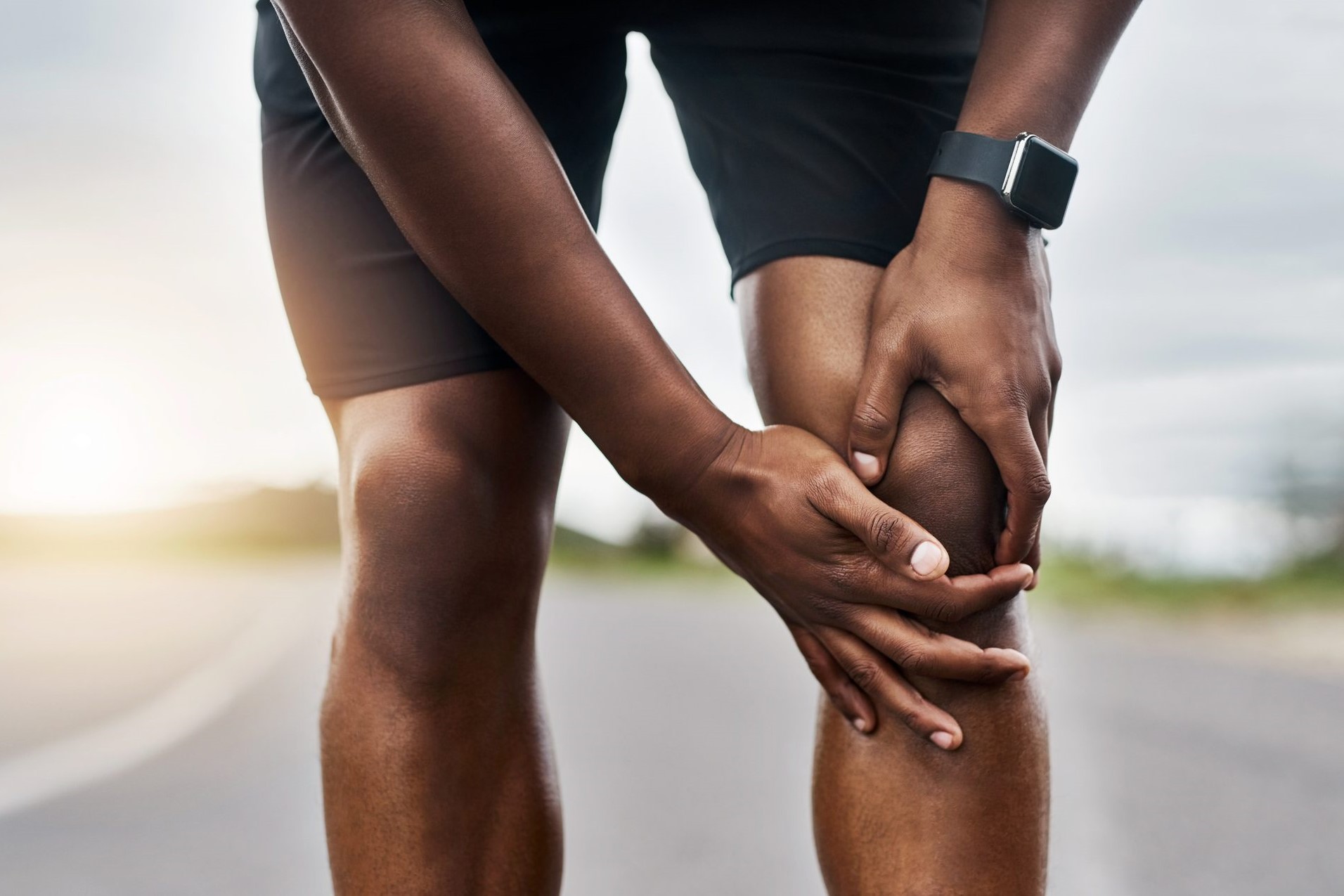 What are the forms of knee tendonitis?