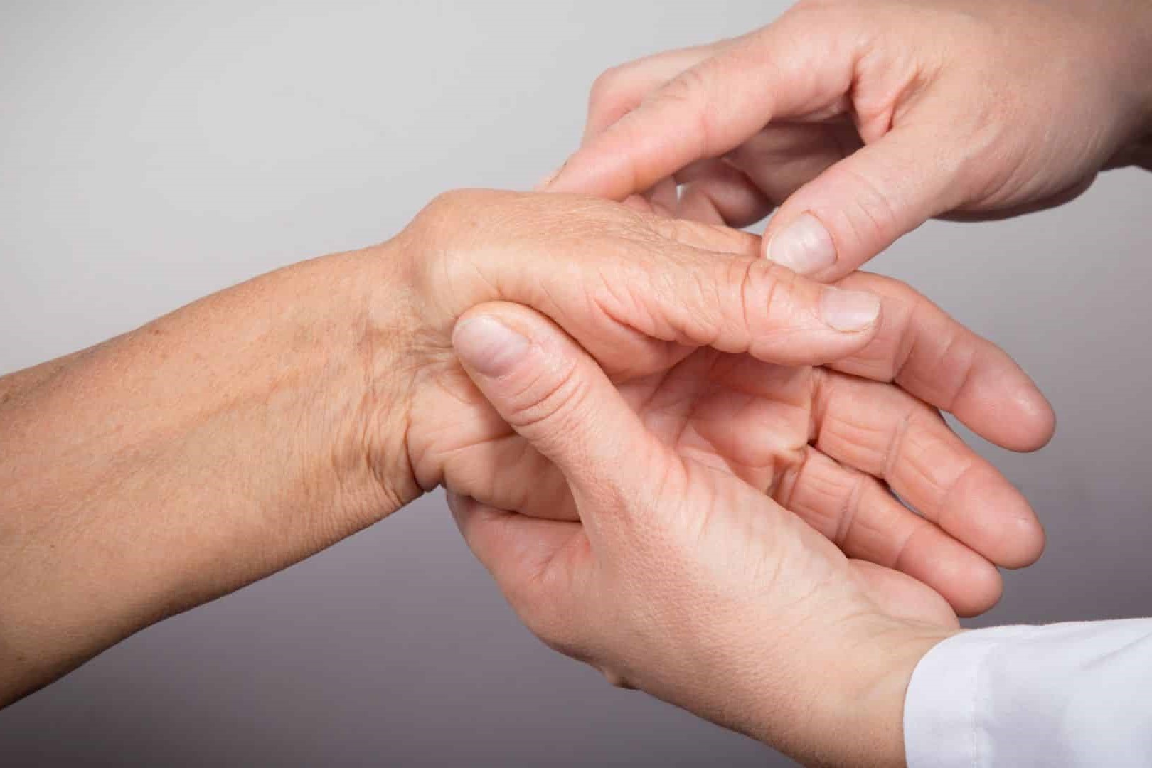 cum să tratezi artrita reumatoidă și simptomele acesteia