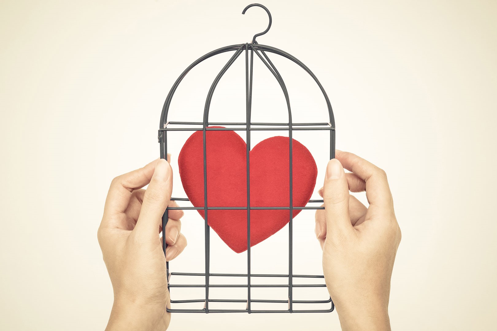 When love turns into obsession: emotional dependency