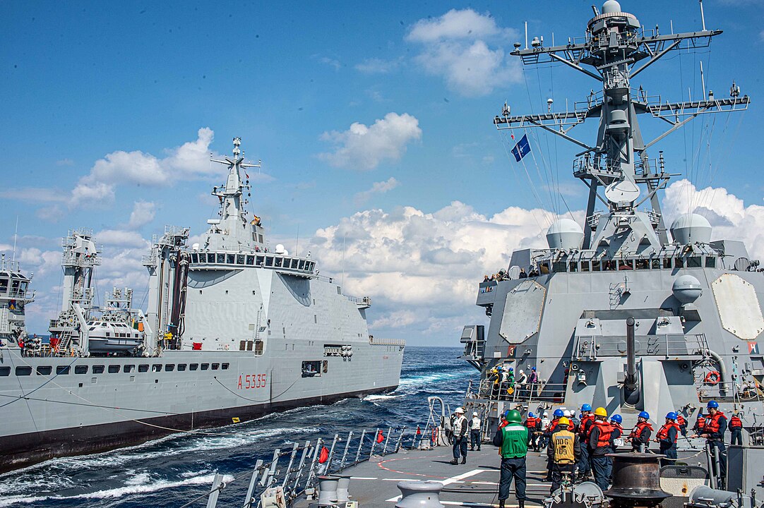 USS_Jason_Dunham_(DDG_109),_right,_replenishes_from_ITS_Vulcano_(A-5335)_in_the_eastern_Mediterranean_Sea