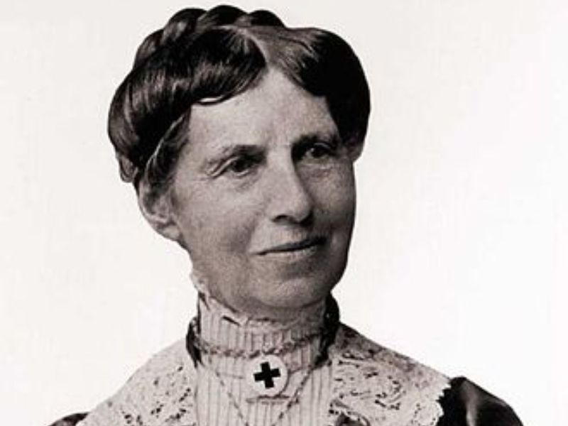 Clara Barton pioneer in the history of the international red cross